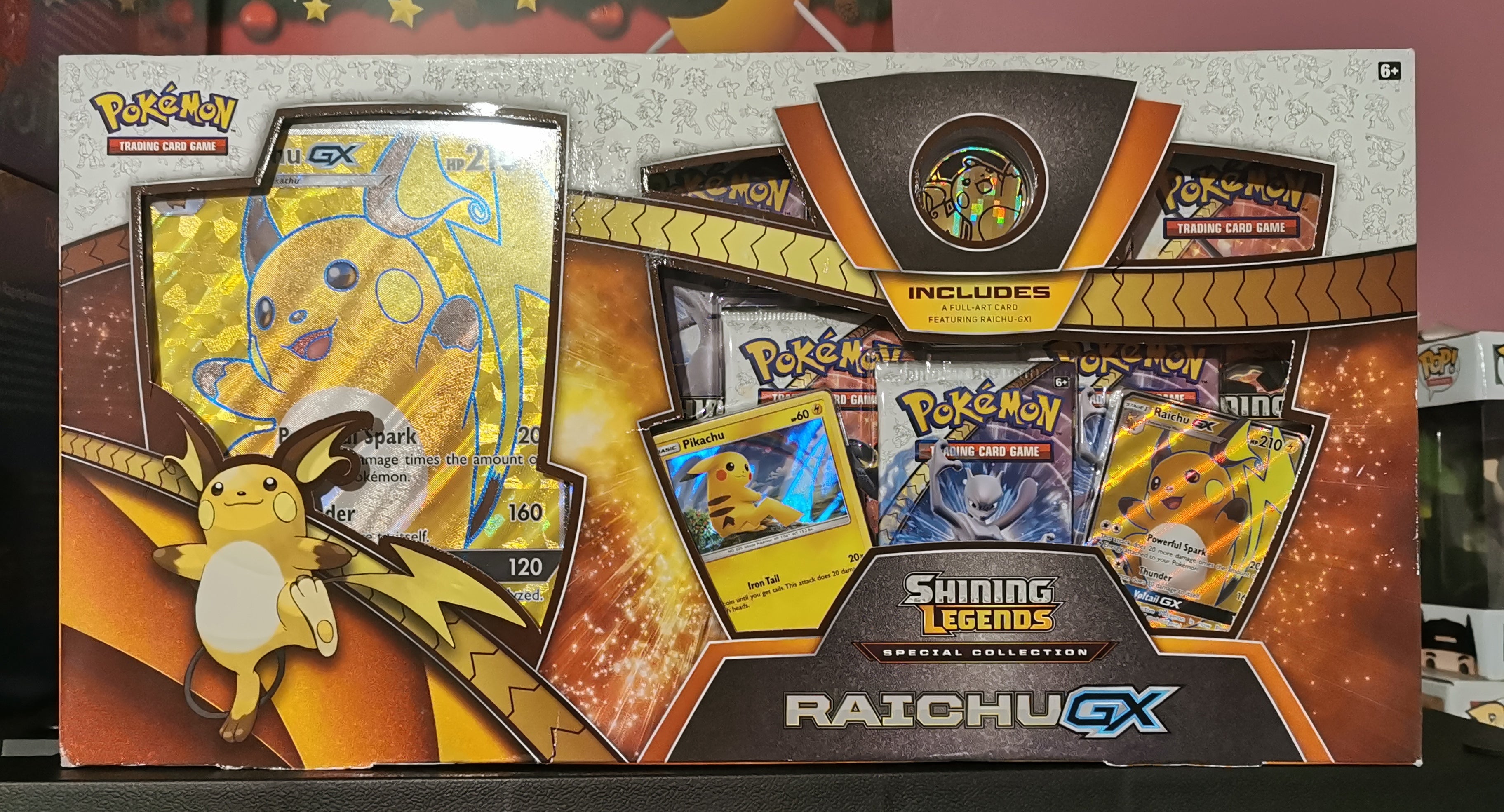 Pokémon TCG: Shining Legends Special Collection – Raichu GX